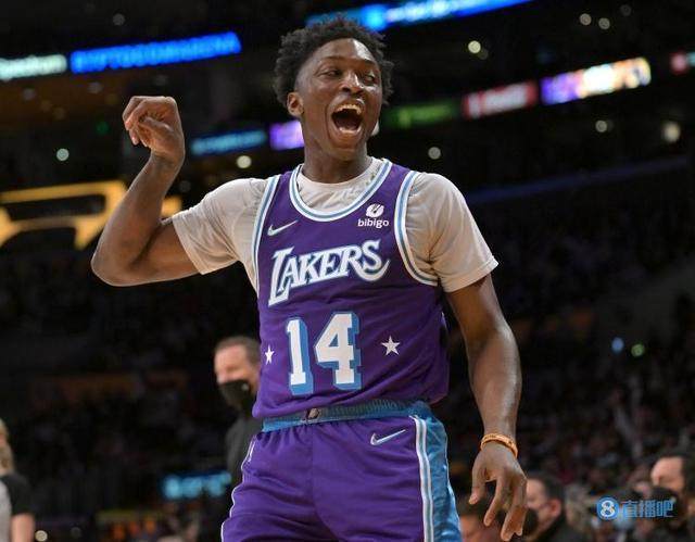 狗子28登录入口-奇兵爆发助湖人末节逆转 紫金军团板凳深度正提升