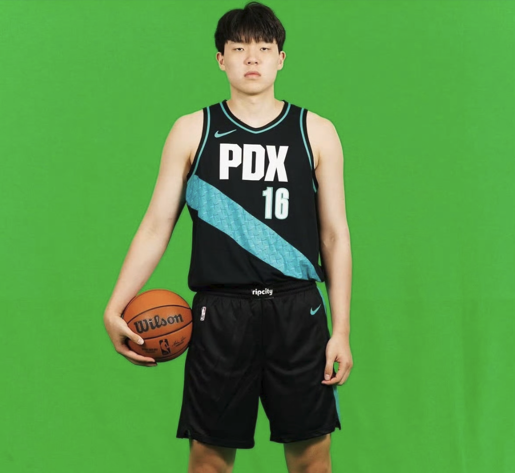 杨瀚森砍13+7+3+2，率队122-129惜败！开拓者2号单打独斗，太抢戏